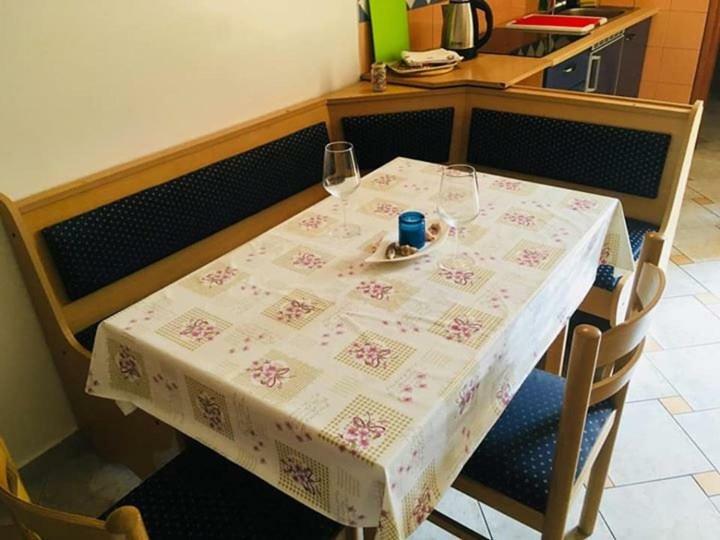 Apartmani Djura セルツェ エクステリア 写真